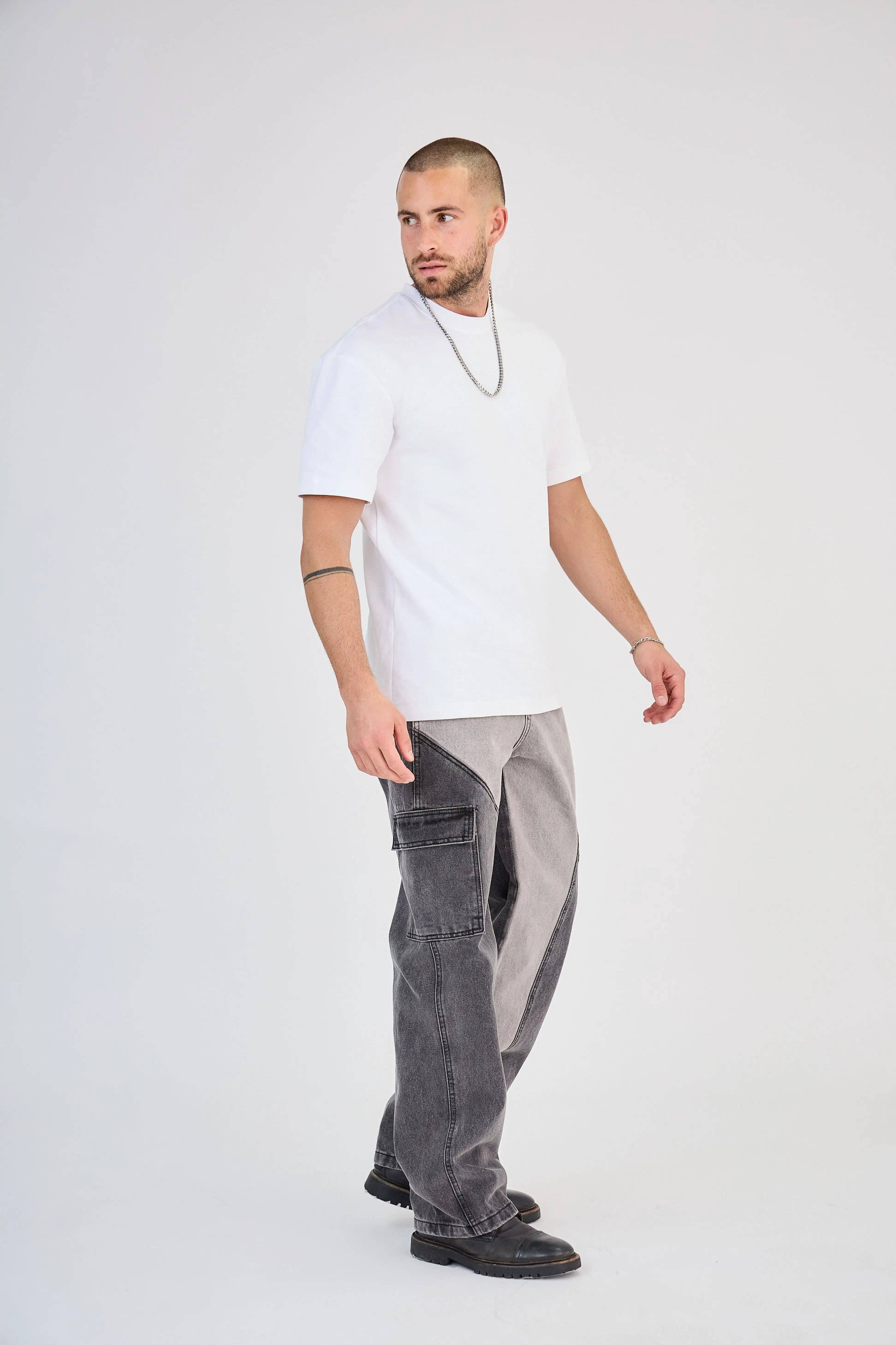 TOP MONDAY – wholesale Jeans – Men’s – Black/Grey Two-Tone Cargo Jeans1