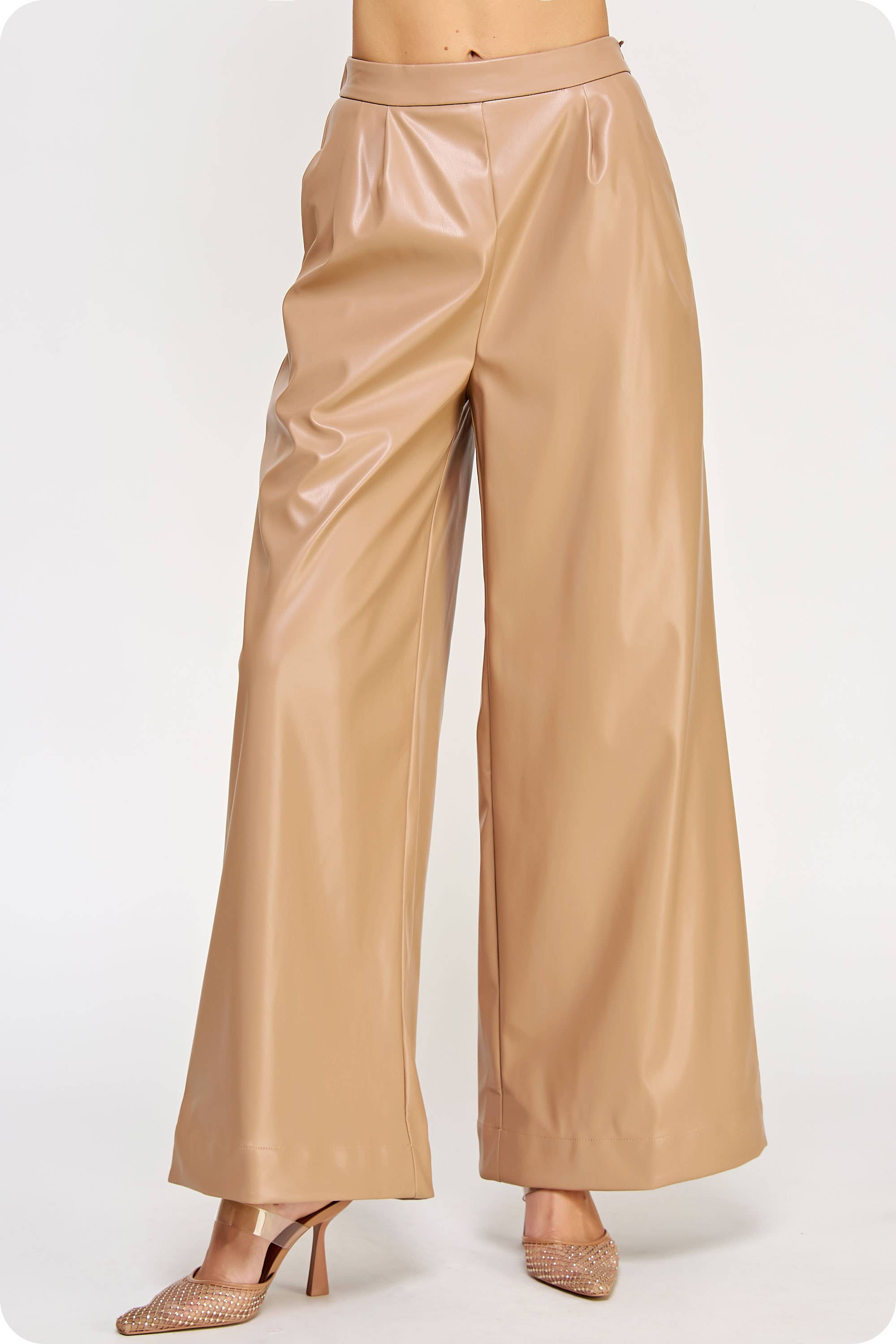 Strut & Bolt – Engroshandel Bukser - Dame – Plisserede detaljer Bredben Bukser i imiteret læder11