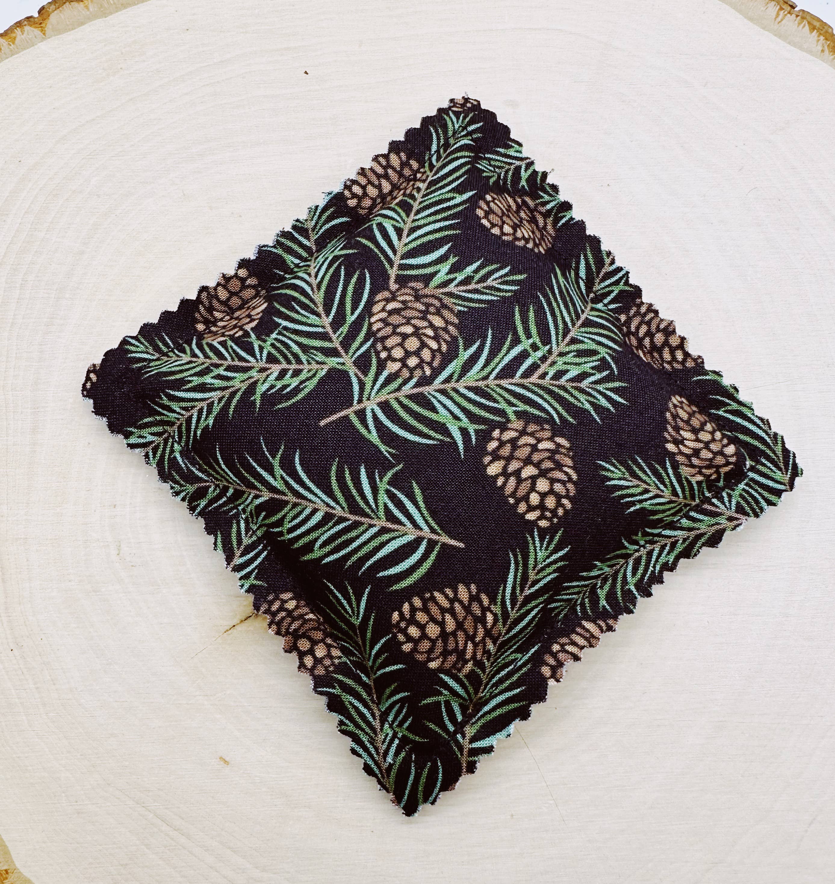 Wellness & Oils – Engroshandel Duftpose – Balsamgran Duftpose med Æteriske Olier – Evergreen BL3