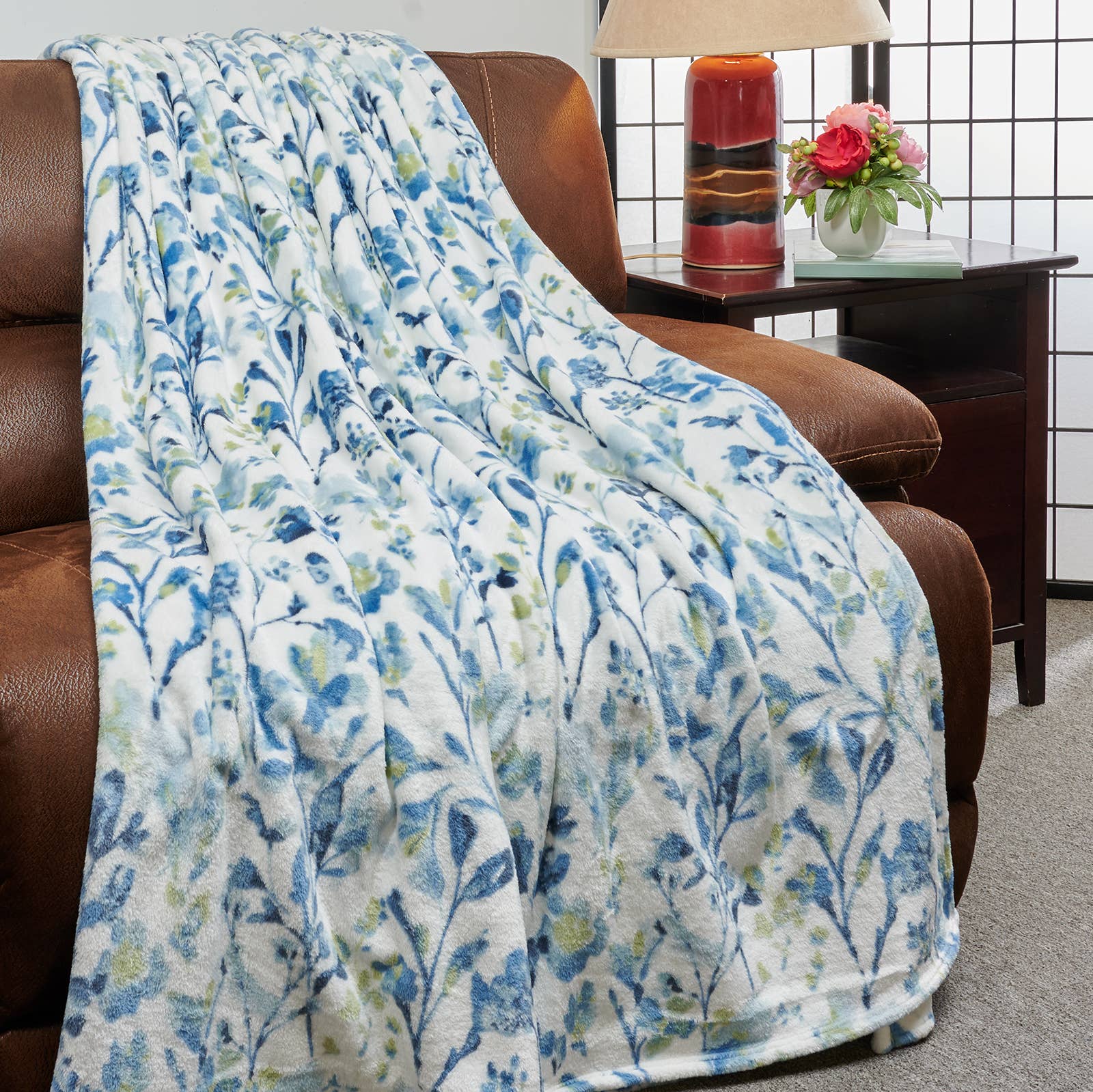 Bed Bath Fashions - Wholesale Throw Blanket - Kathy Ireland Flannel Fleece Blanket3