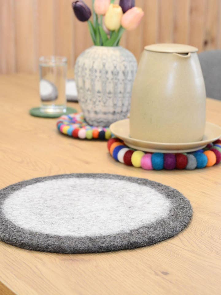 Set aus 4/6 anpassbaren Woll-Tischsets, hitzebeständig für den Großhandel von Woollyfelt