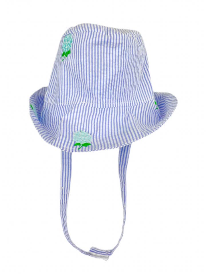 Cappello da pescatore per bambino in seersucker lilla con hygrangeas ricamato per la vendita all'ingrosso da parte di Piping Prints