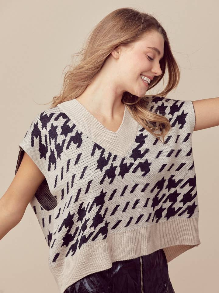 DT00251 - Oversized Hounds Sweater Vest for wholesale by Dessin Studio