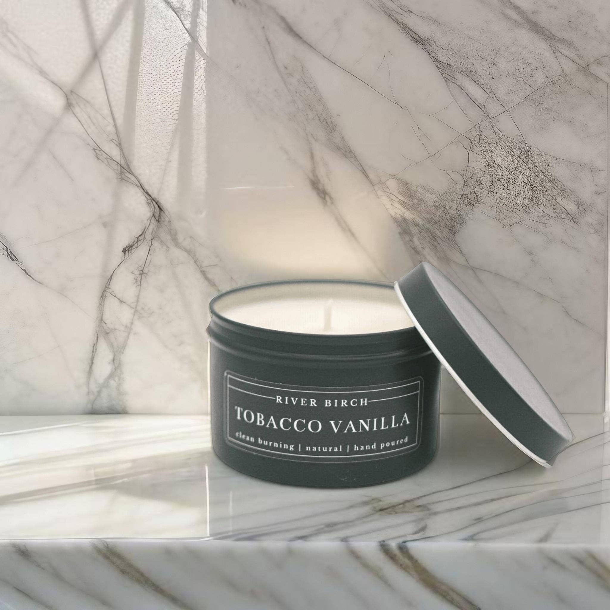 River Birch Candles - Vendita all'ingrosso Candele da viaggio - 8oz Tobacco Vanilla - Candela di soia in stagno nero2