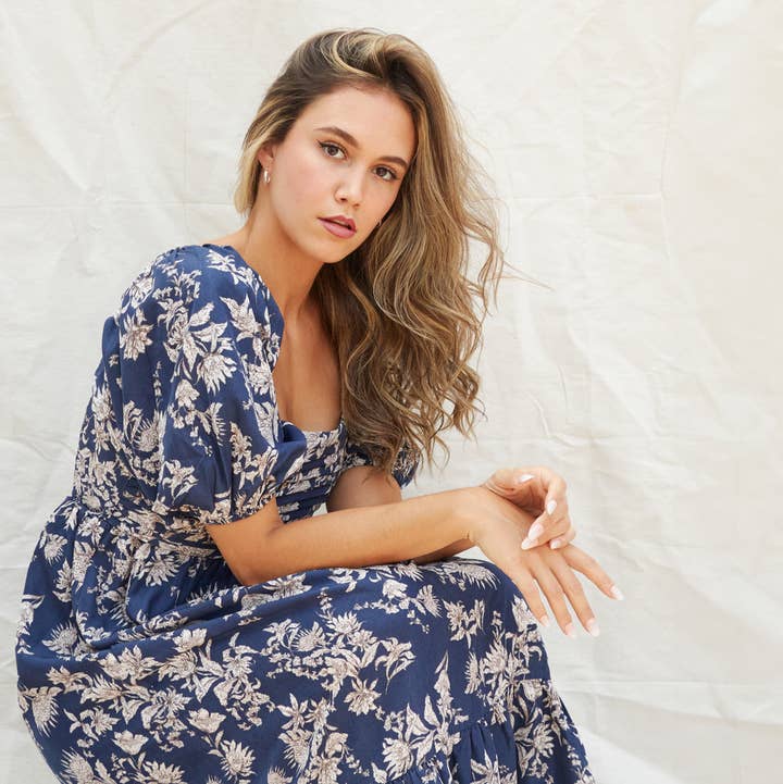 Elloh Collection - Wholesale Dress - Women's - Romantic Bubble Sleeve Pleated Midi Dress with Pockets5