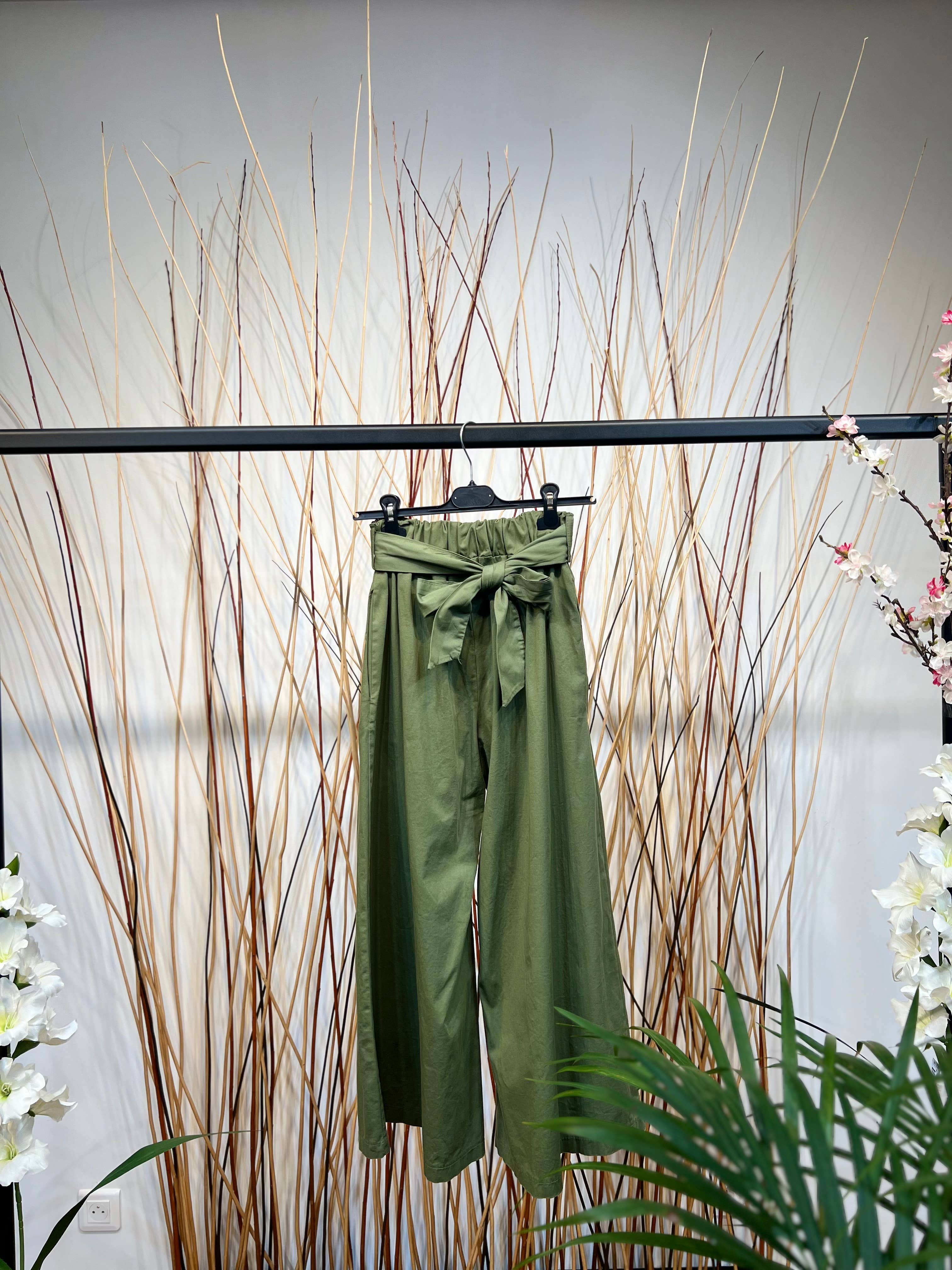 L'Emotion – wholesale Pants – Women's – Wide Cut Skirt Trousers & Ribbon Belt2