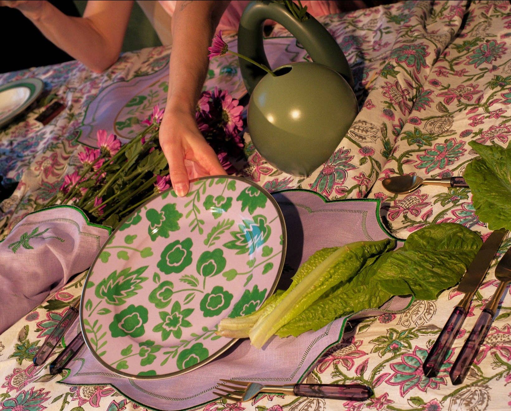 Ro’Table NYC - Wholesale Dinner Plate - Bernadette Leaf Dinner Plate - Set of 4 (+1 Bonus Plate)2