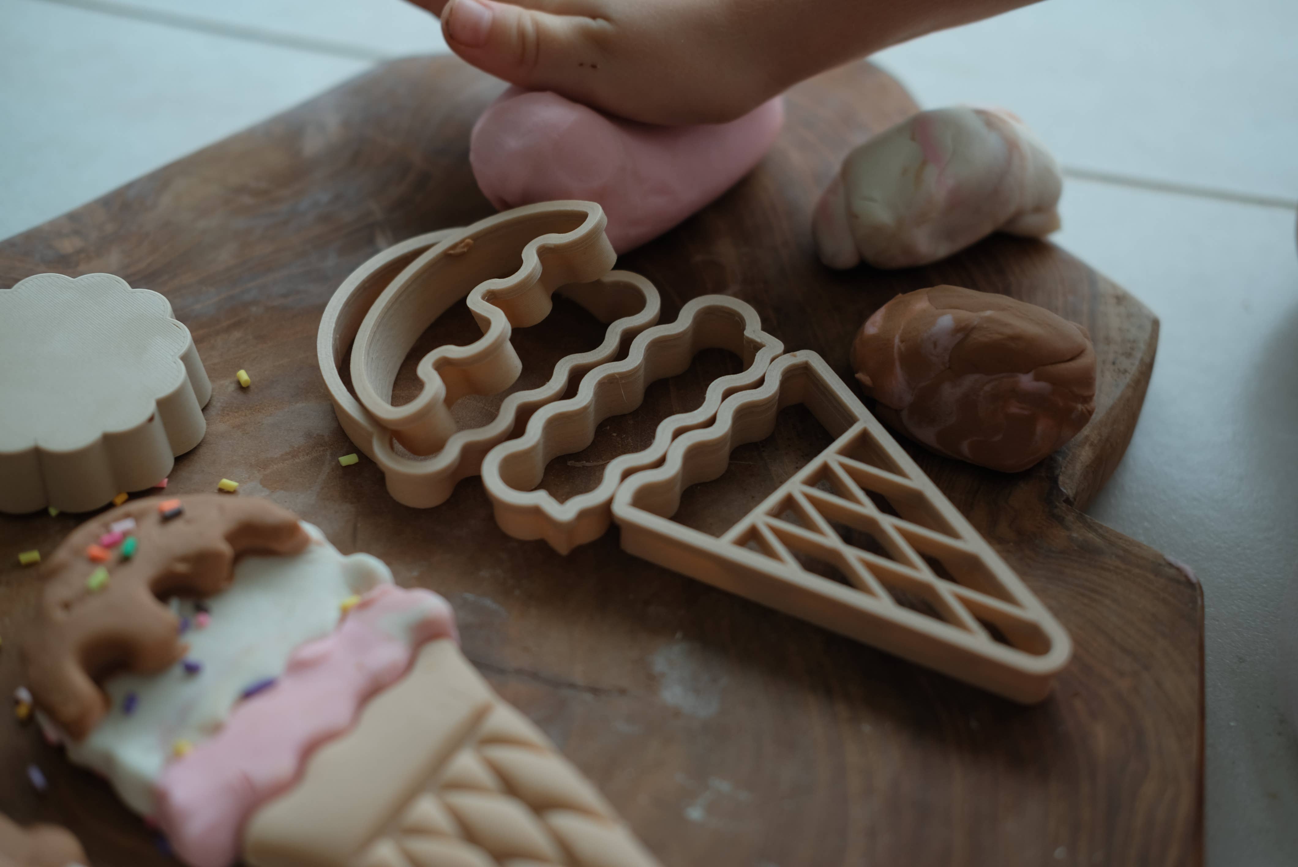 Kinfolk Pantry – Großhandel Spielzeugset – Kinder – Eiscreme-Schneideset - Öko-Knetwerkzeug6