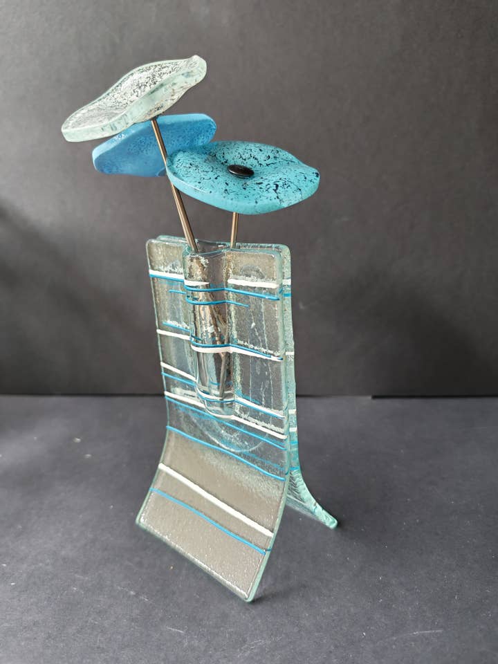 Kleine 8X13 cm gespikkelde vaas in turquoise-wit voor wholesale door CARNEOL GLASS