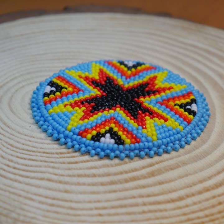 Medaglione ricamato con perline a rosetta da 2,5 pollici color azzurro cielo. per la vendita all'ingrosso da parte di KANGURAH