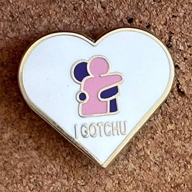 Hug : I GOTCHU for wholesale by Soteria Pins