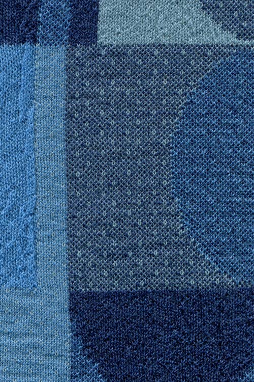 McKernan - Wholesale Hand Warmer - Soho Wristwarmers – Merino Wool with Circle Graphic Motif6