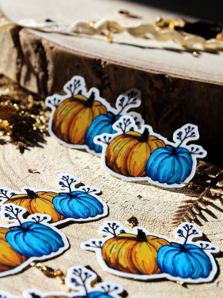 Handgemachter Herbstaufkleber mit blauen und orangefarbenen Kürbissen für den Großhandel von Au cœur des lunes