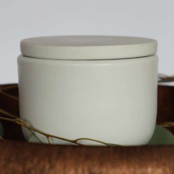 Day Moon Co. - Venta al por mayor Velas en tarros - Vela de hormigón vertida a mano con sándalo y gamuza, algodón y madera0