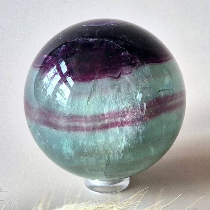 Fluorit-Kugel aus Edelstein – Regenbogen (5 cm) für den Großhandel von Moonlight Gemstones