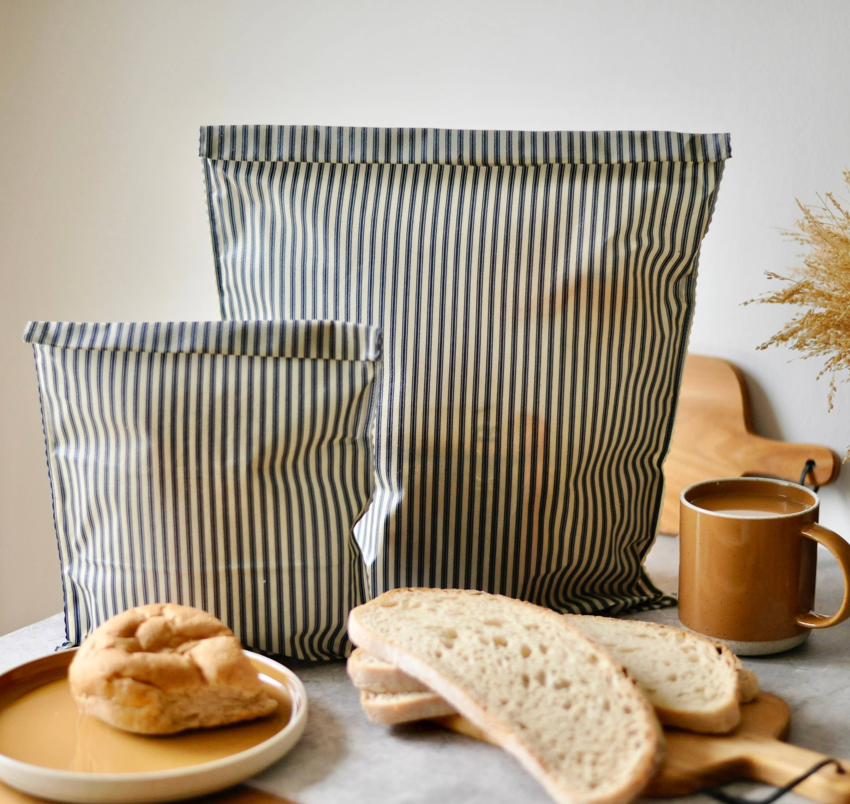 Lou Bees – Wrap/saco para armazenar alimentos por atacado – Saco de Cera de Abelha Inspirado no Estilo Francês com Risca Azul Marinho em Algodão Leve