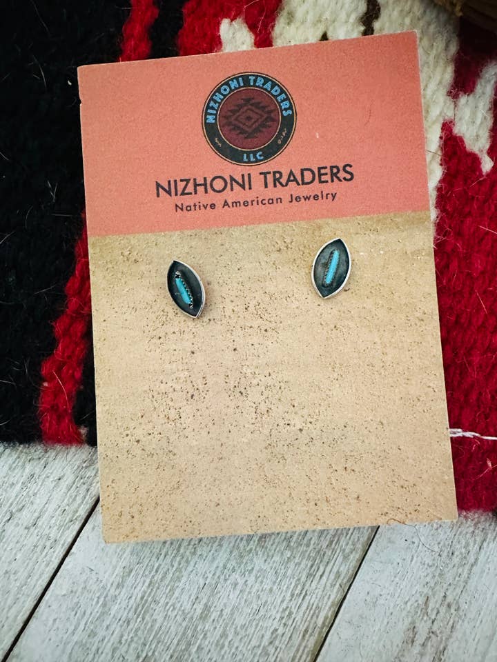 Orecchini a perno in argento sterling e turchese Zuni Shadowbox per la vendita all'ingrosso da parte di Nizhonitradersllc