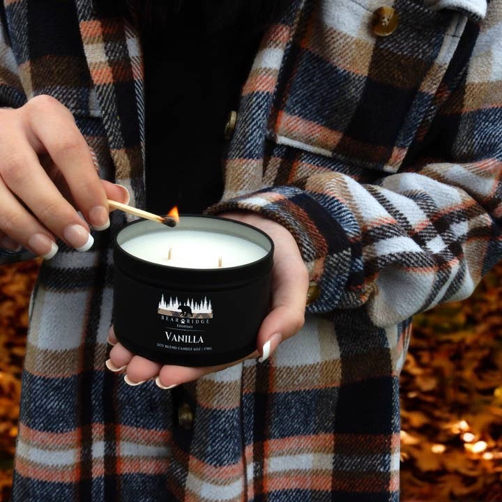 Bear Ridge Essentials - Vendita all'ingrosso Candele da viaggio - Candela alla vaniglia da 6 oz.