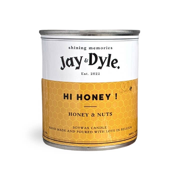 Handmade scented candle - honey and walnut for wholesale by Jay & Dyle
