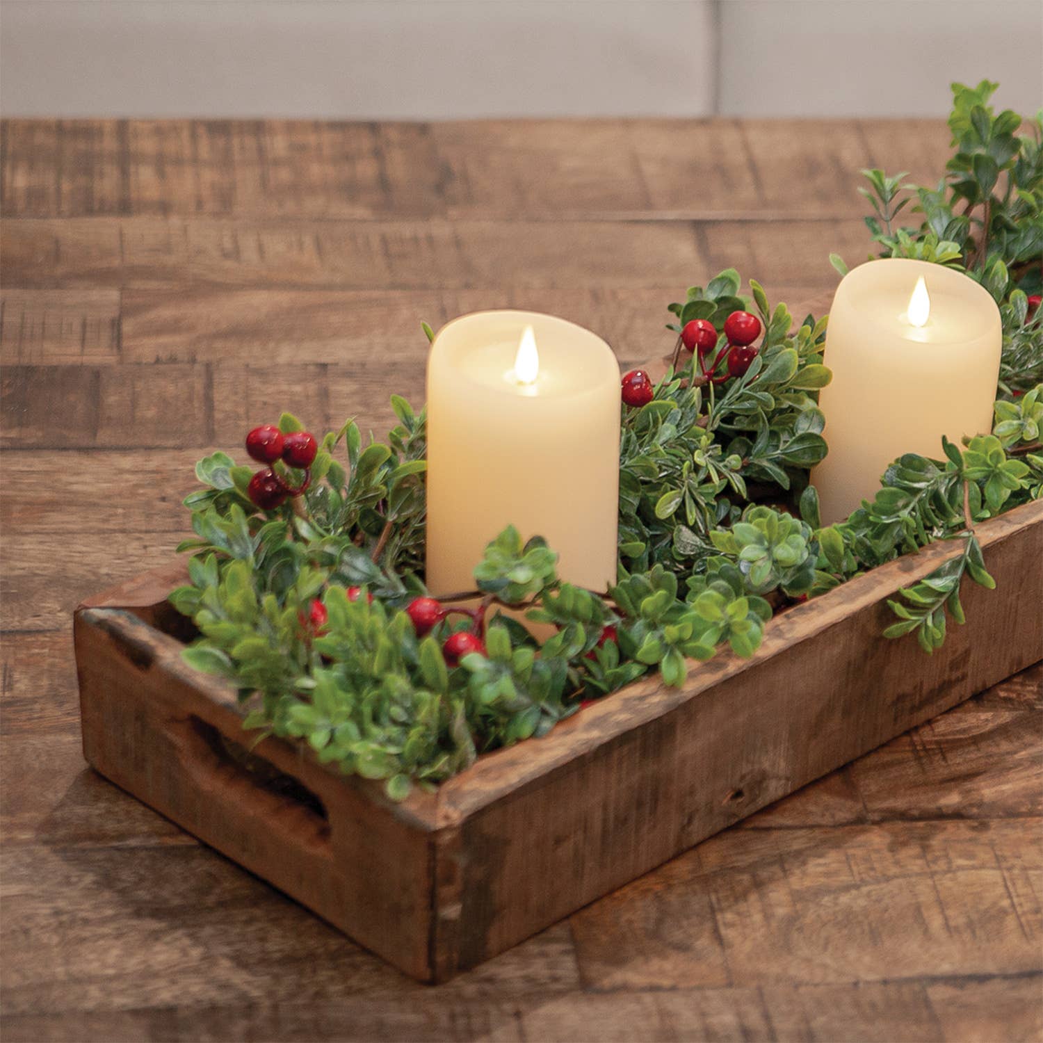 Saybrook Lane - Wholesale Slingers - Berijpte buxus- en kruisbessenslinger, 1,5 meter2