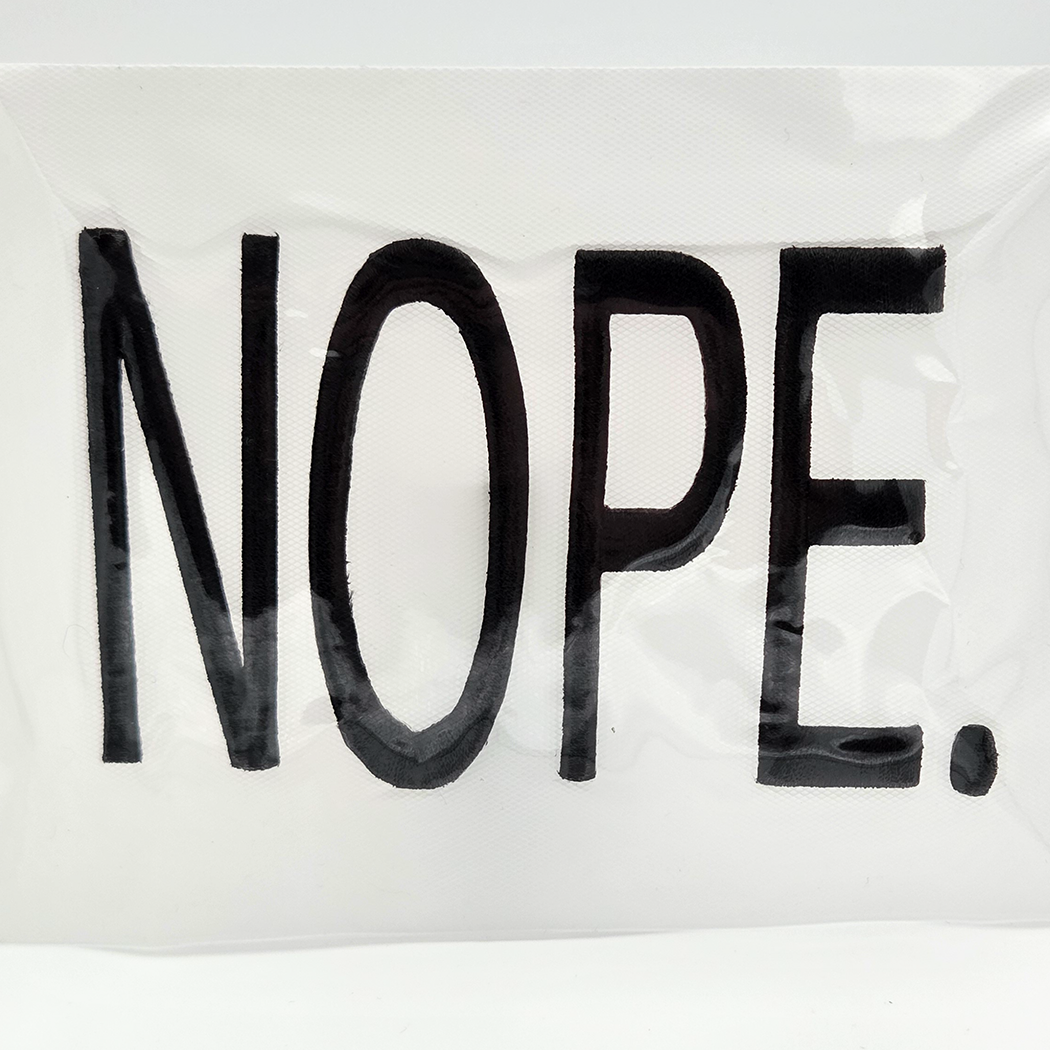 Trendy Transfers - Vendita all'ingrosso Toppe - NOPE. PUFF Toppa Ricamata CAPPELLO/TASCA0