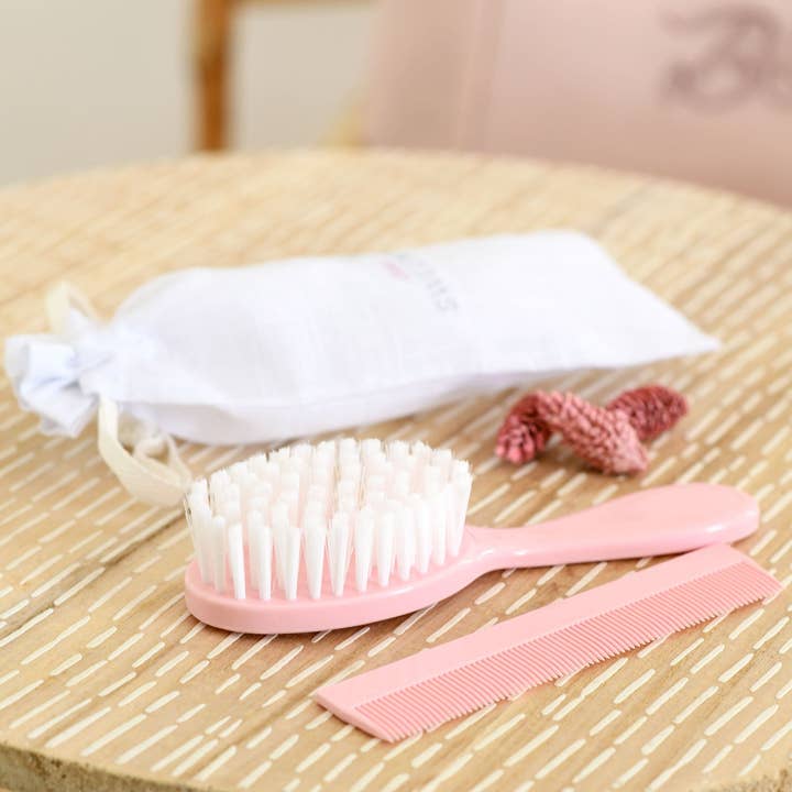 Set spazzola e pettine rosa per bambini | Prodotto in Francia per la vendita all'ingrosso da parte di Bebe Sweeny