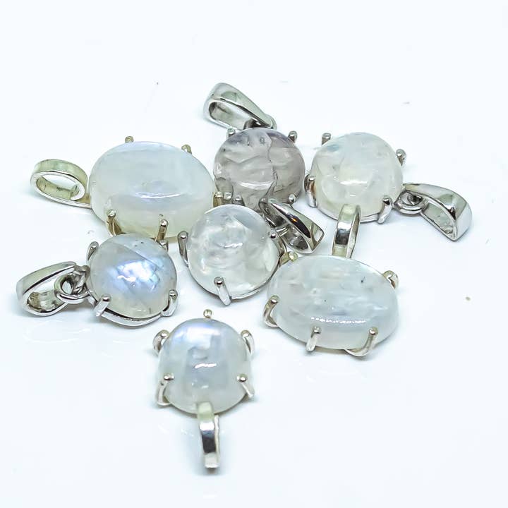 Quasar Gems USA - Wholesale Jewelry Set - Rainbow Moonstone Sterling Silver Pendant Necklace Set