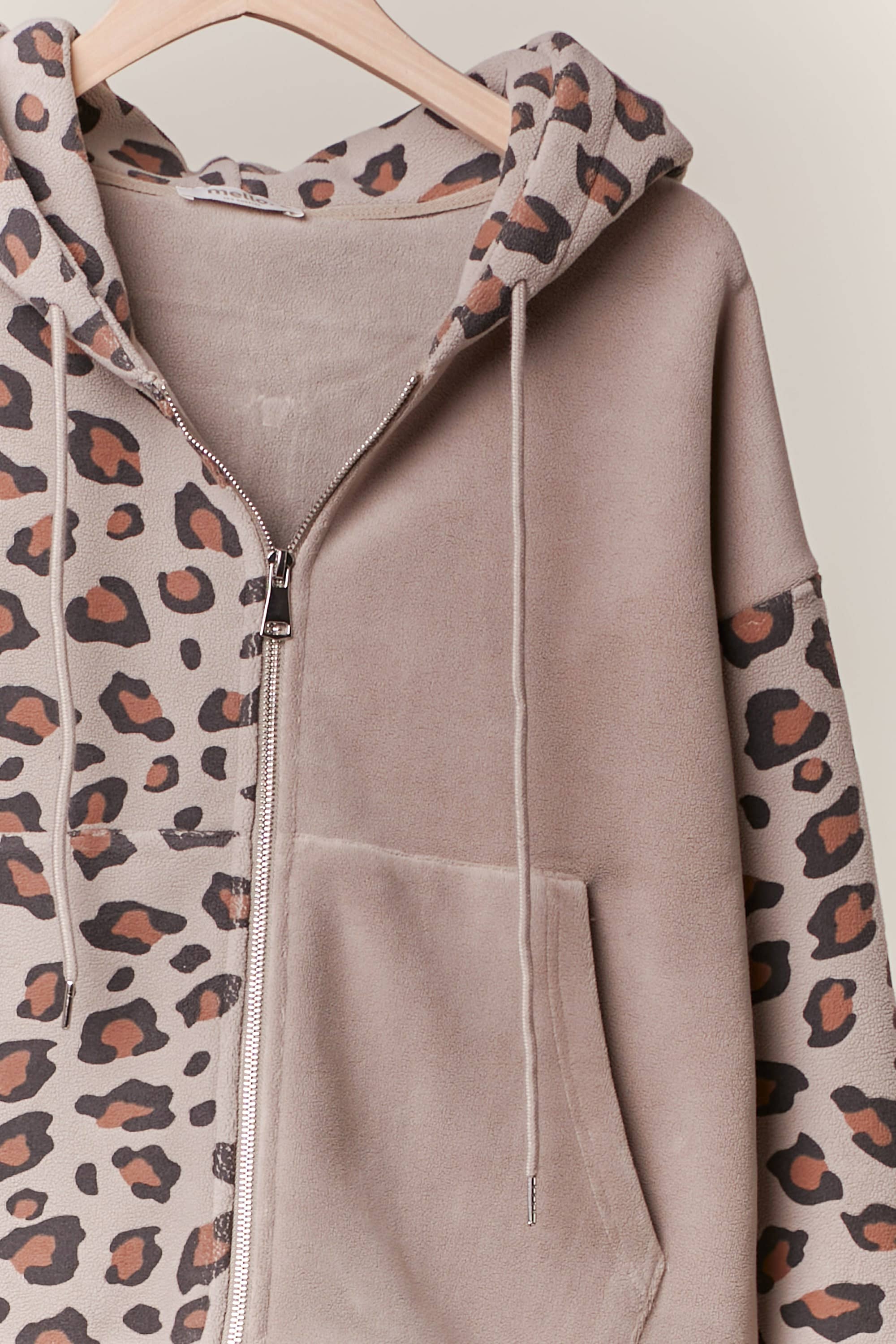 Mello. - Wholesale Hoodie - Women's - Zip Up hooded Sweatshirt with Leopard Print18