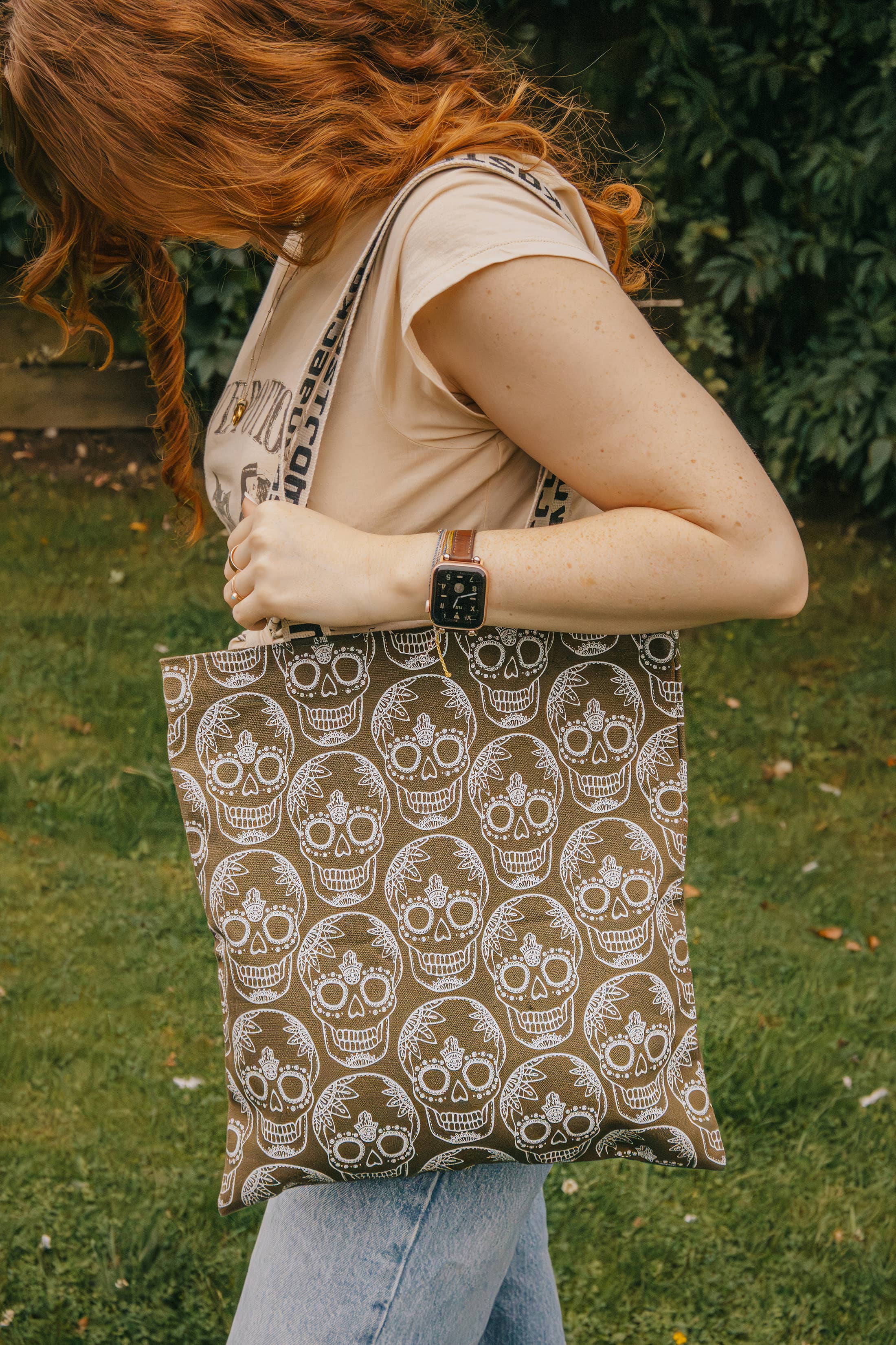 Xander Kostroma - Venta al por mayor Bolsa de asa- Mujer - Bolsa de mano con forma de calavera verde oliva quemada de Xander Kostroma4