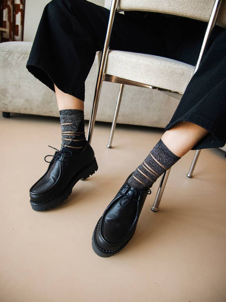 Atelier St Eustache - Wholesale Socks - Women's - TATE MODERN SILVER • Women's golden graphic socks6