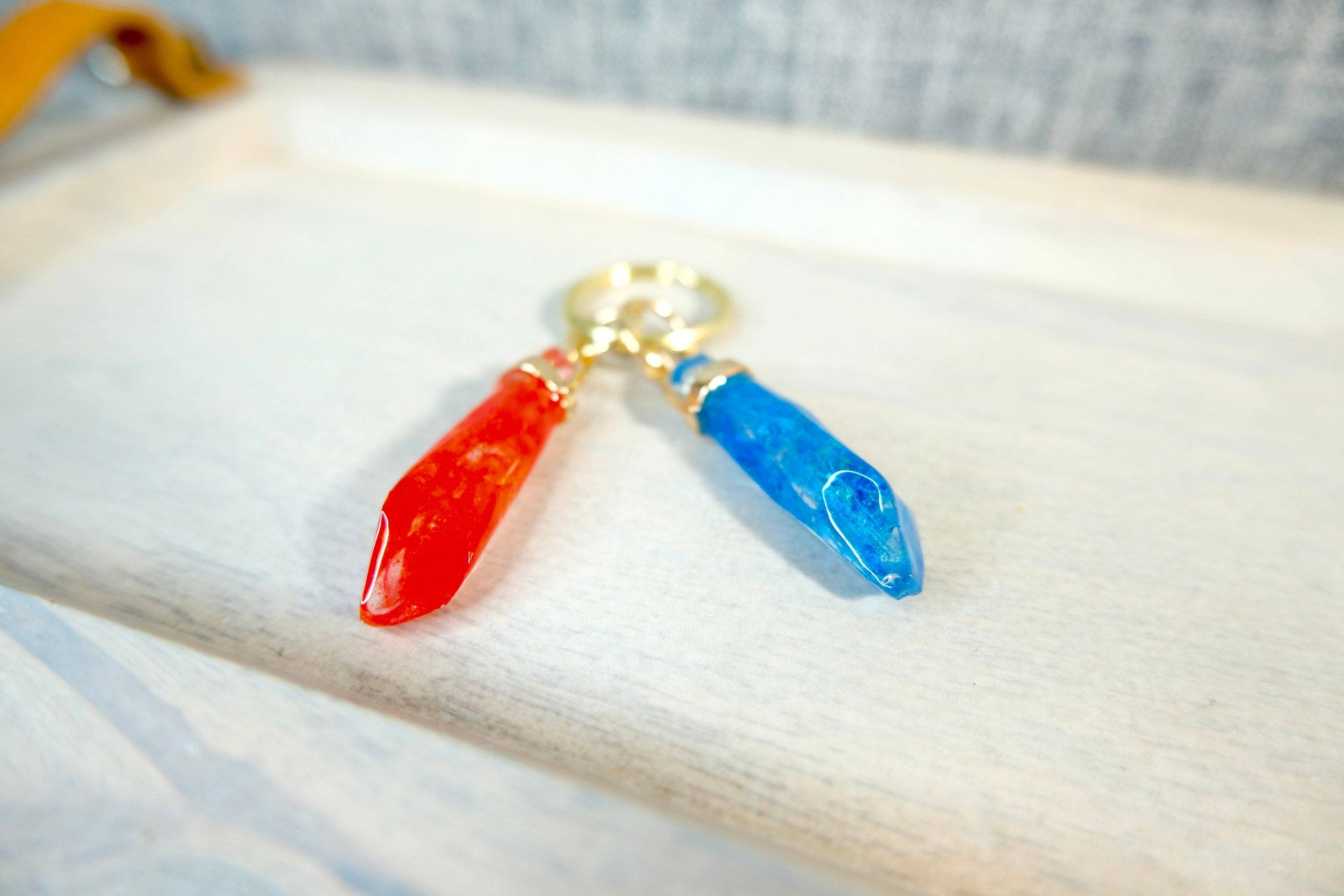 BlueButterflyBazaar – wholesale Keychain – Women's – Red and Blue Reylo Kylo Ren and Rey Kyber Crystal keychain Star Wars, unique gift, collectable.2