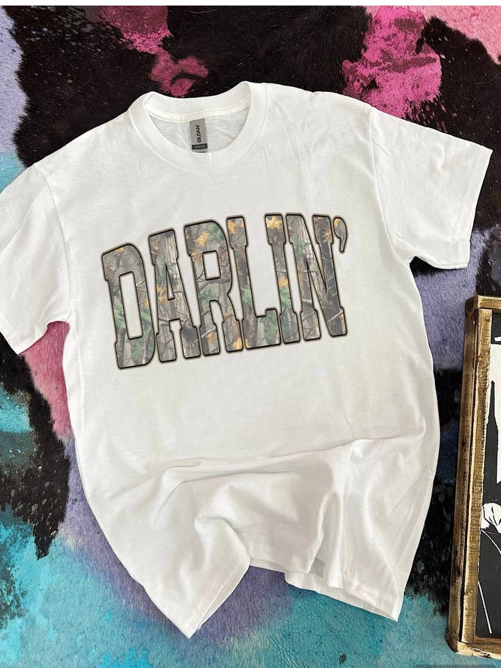 Camiseta o Sudadera Camo Darlin’ para venta al por mayor de Gunpowder and Glam Boutique