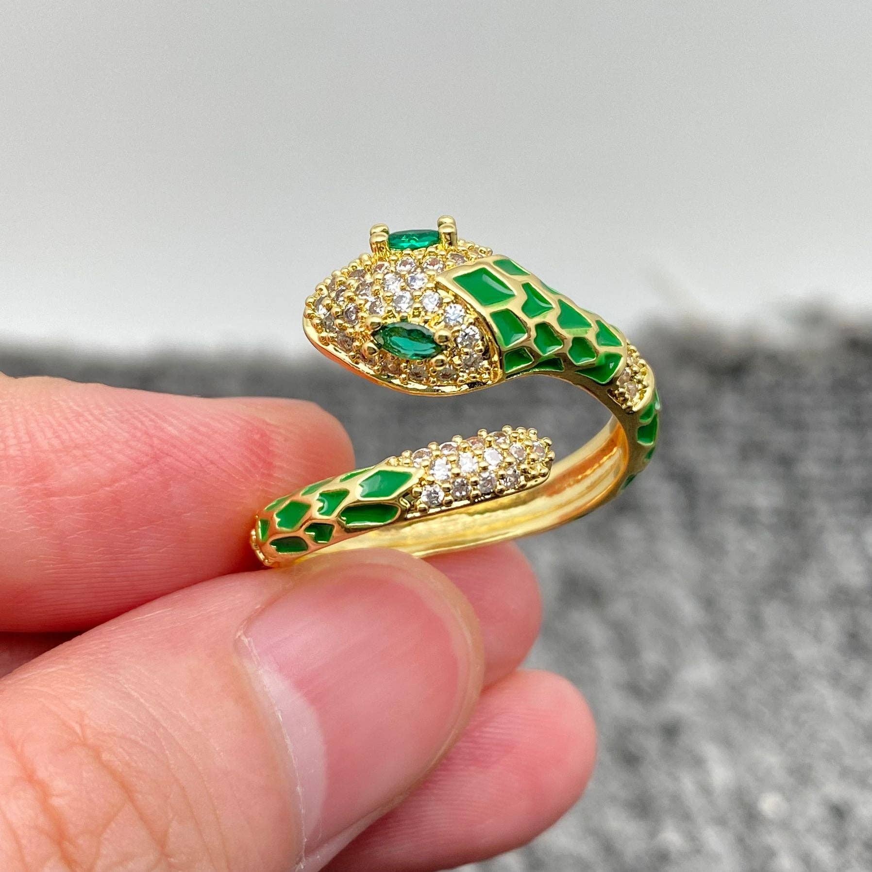 Mio Queena - Vendita all'ingrosso Anelli cocktail/statement - Anello regolabile dorato a forma di serpente con zirconia cubica smaltata3