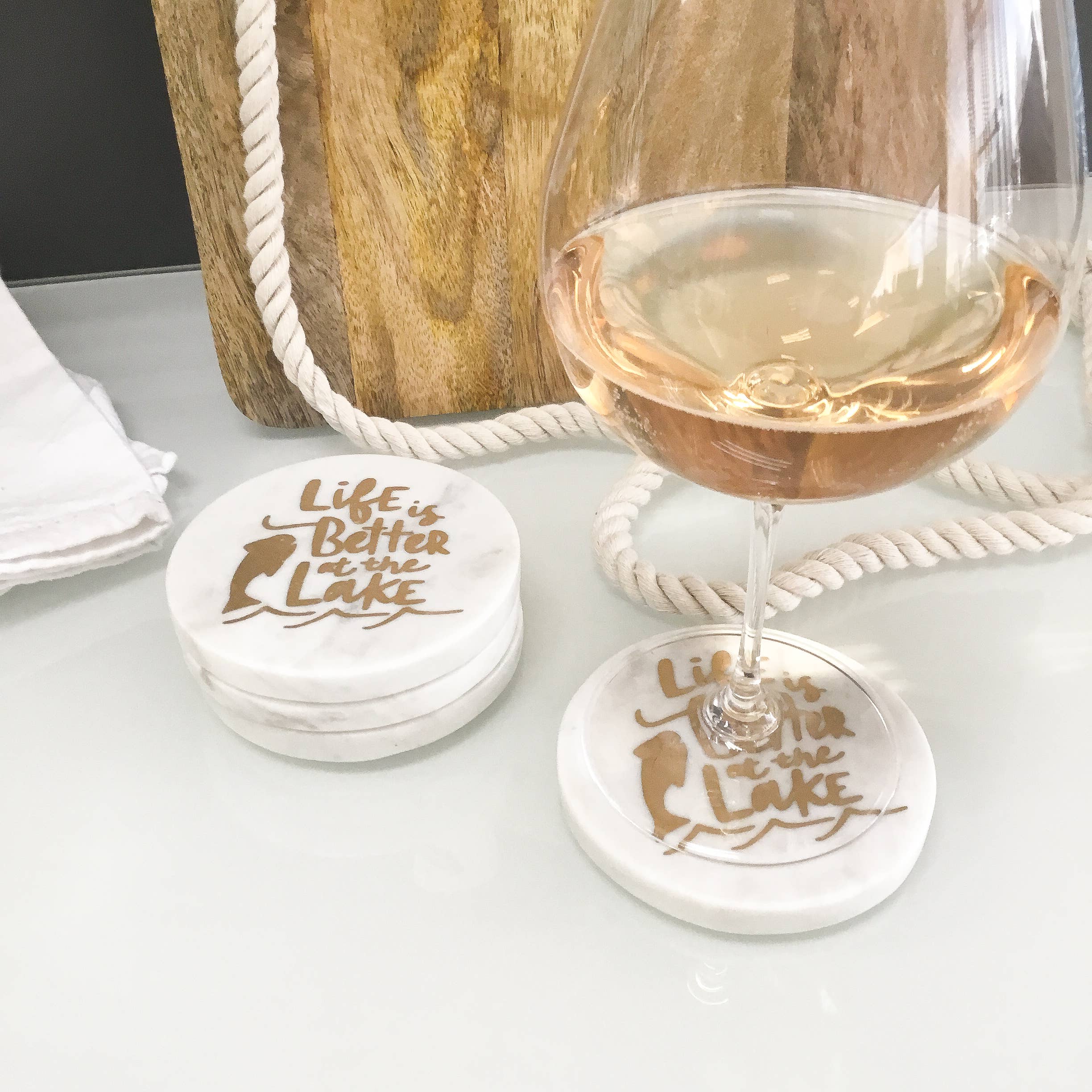 India Handicrafts Inc – Großhandel Untersetzer – Gold Lake Life Untersetzer aus Marmor, 4er-Set1