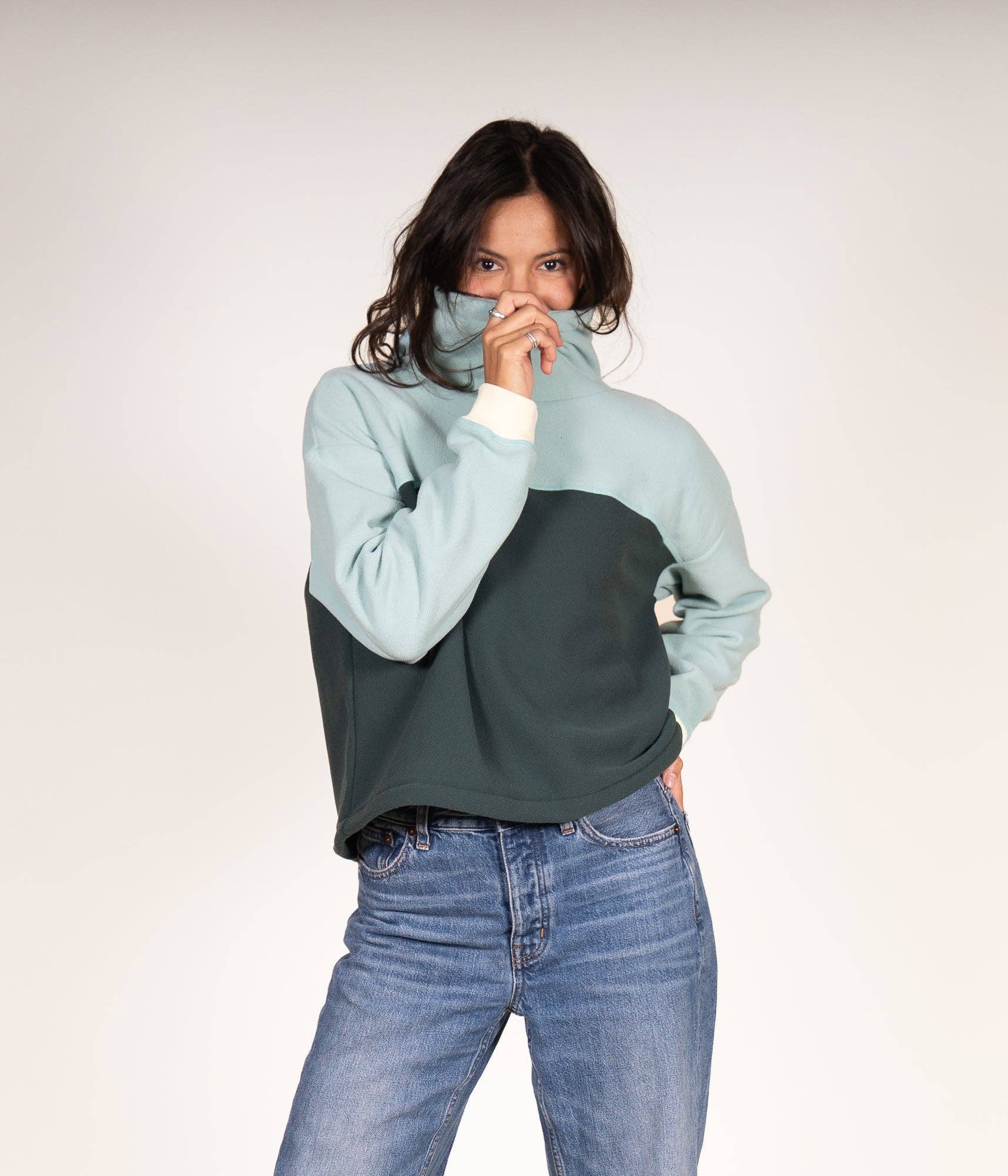 DESO — Made in America - Wholesale Sweatshirt - Women's - The Mika Fleece Pullover CB8