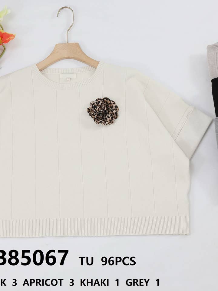 SWEET MAGIC MODA Y COMPLEMENTOS - Wholesale Knit Top - Women's - SHORT-SLEEVE JERSEY WITH LOOSE-FIT DETAILS1