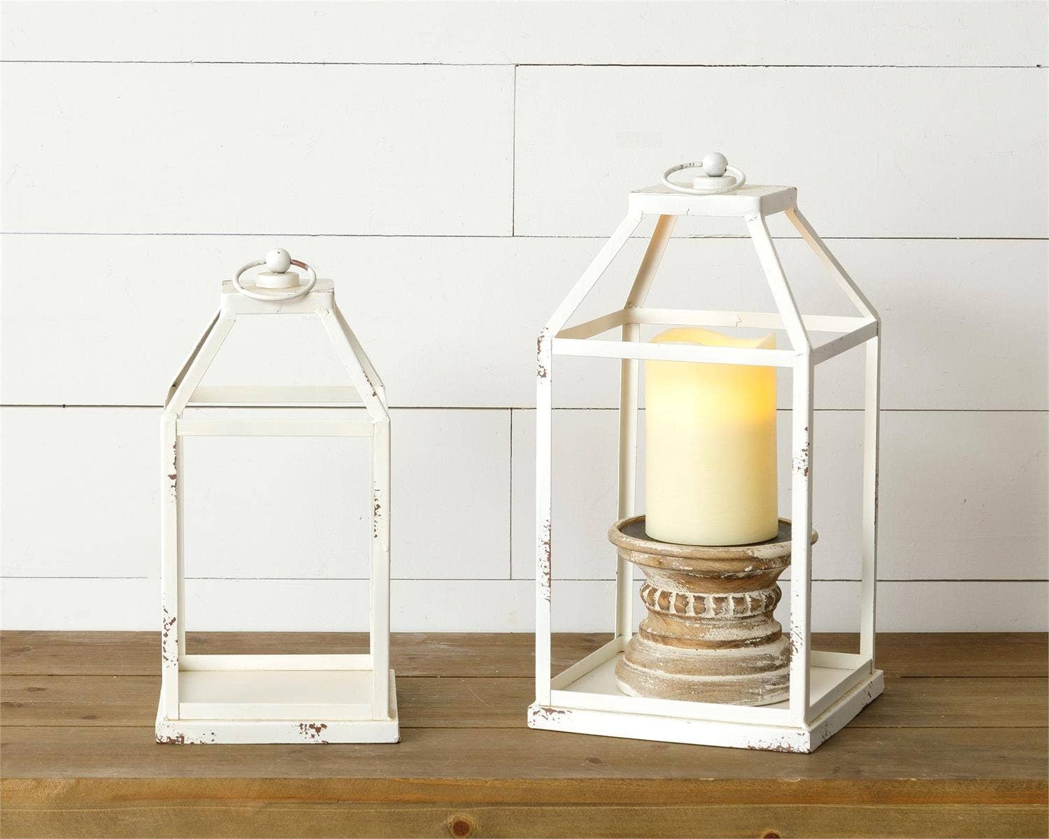 Audrey's Home & Gift – Großhandel Laterne – Verwitterte weiße Laternen (Set aus 02)2