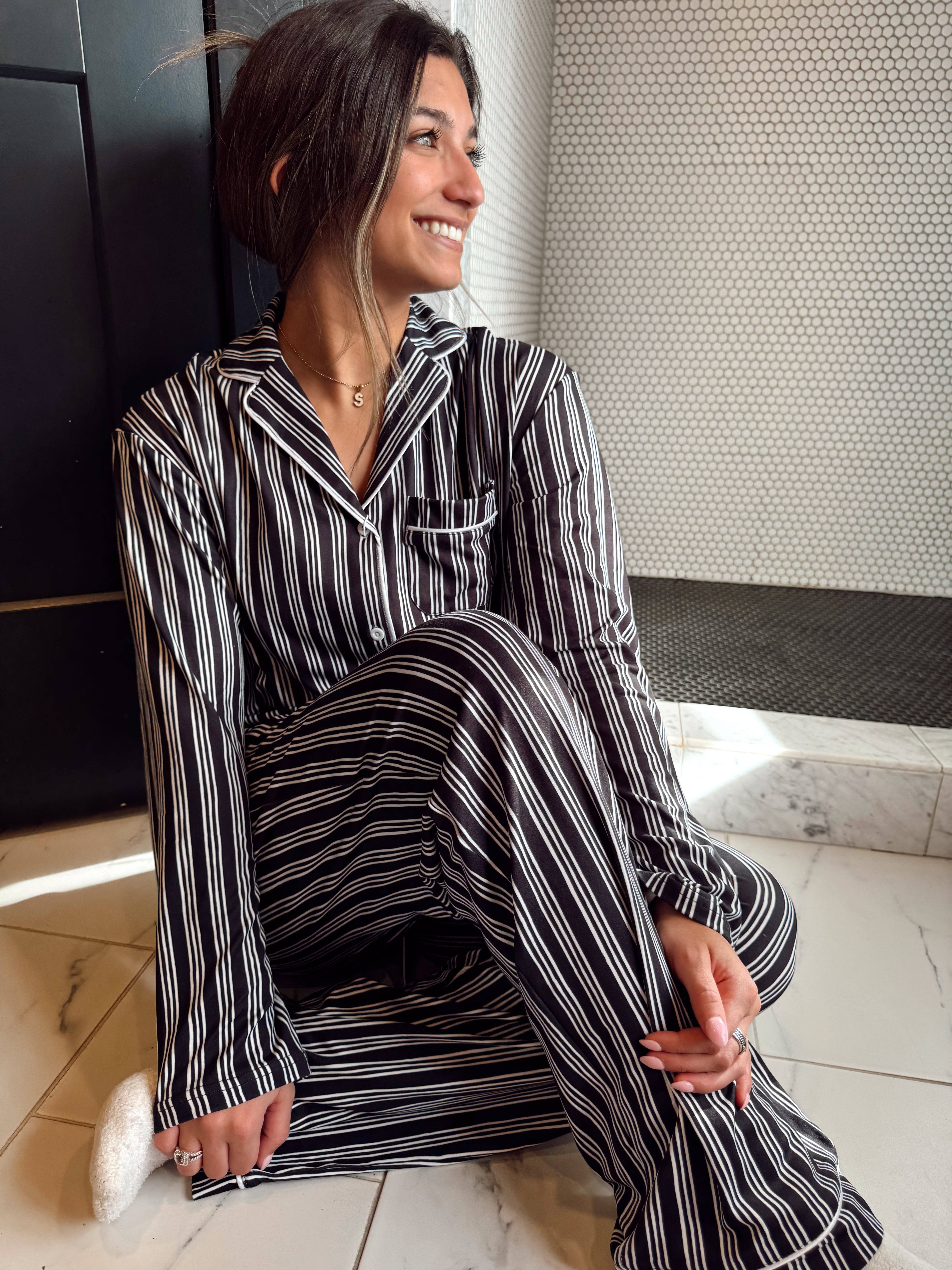 KENZKUSTOMZ - Vente Haut et bas de pyjama – femme - Ensemble de pyjama à rayures noires3