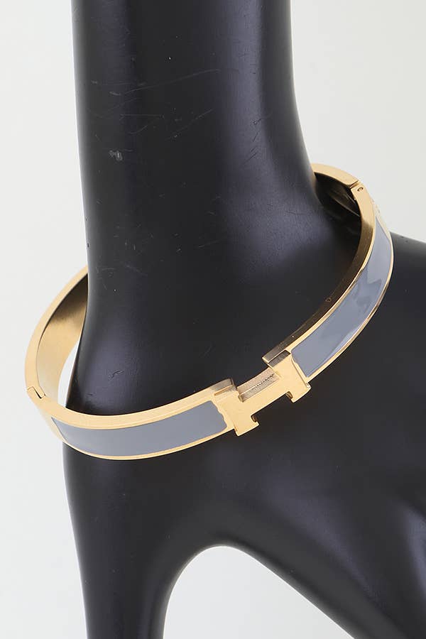 anbfashion – Großhandel Armband mit Charms/Anhängern – Helle H Manschettenarmband BDBA3274