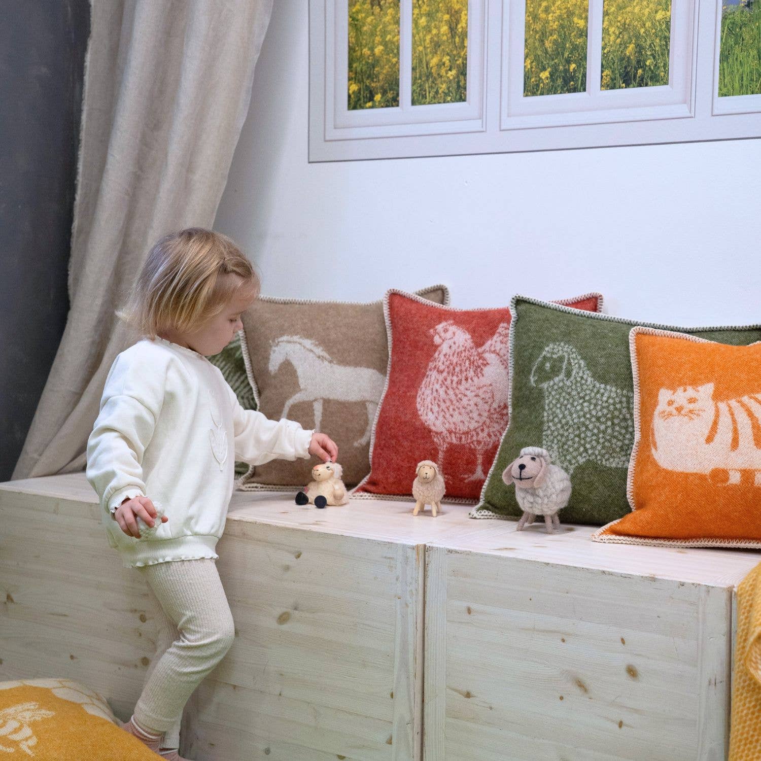 JJ Textile - Wholesale Throw Pillow Cover - Horse Brown Wool Cushion3