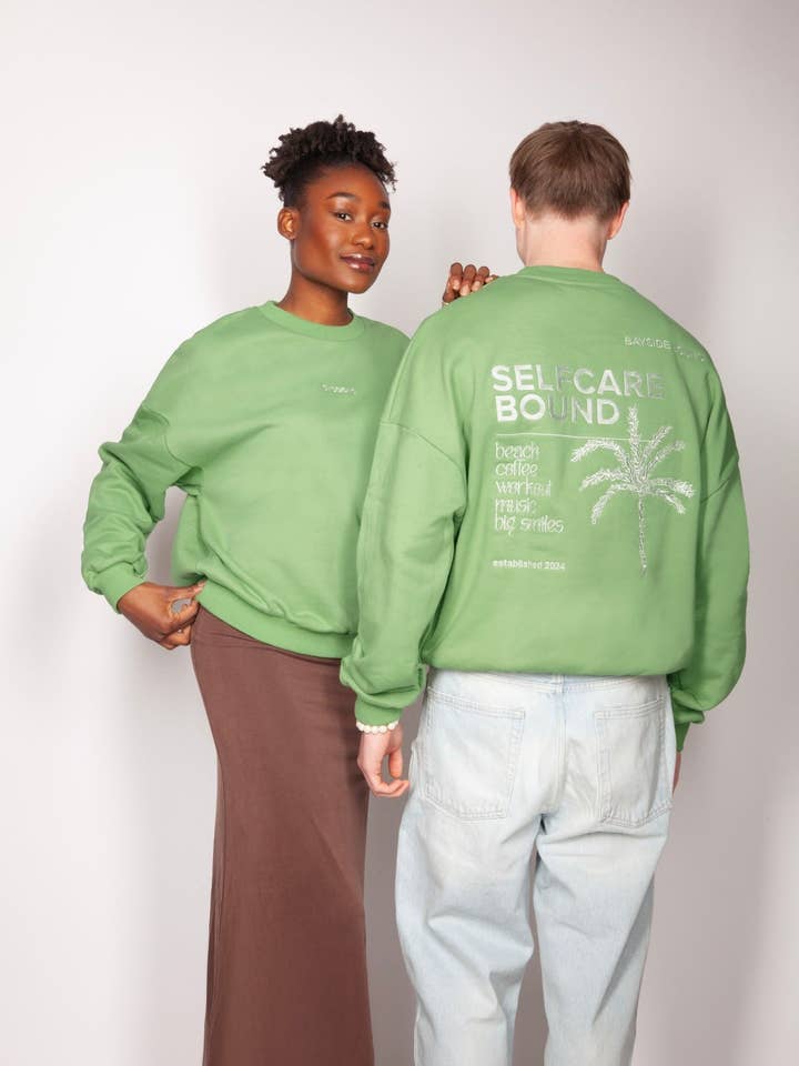 LE PULL OVERSIZE SELFCARE pour la vente par BAYSIDE BOUND