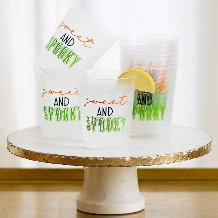 The Royal Standard - Venta al por mayor Taza desechable - Vasos para fiestas Sweet and Spooky, color esmerilado, naranja, verde y negro, 16 onzas.