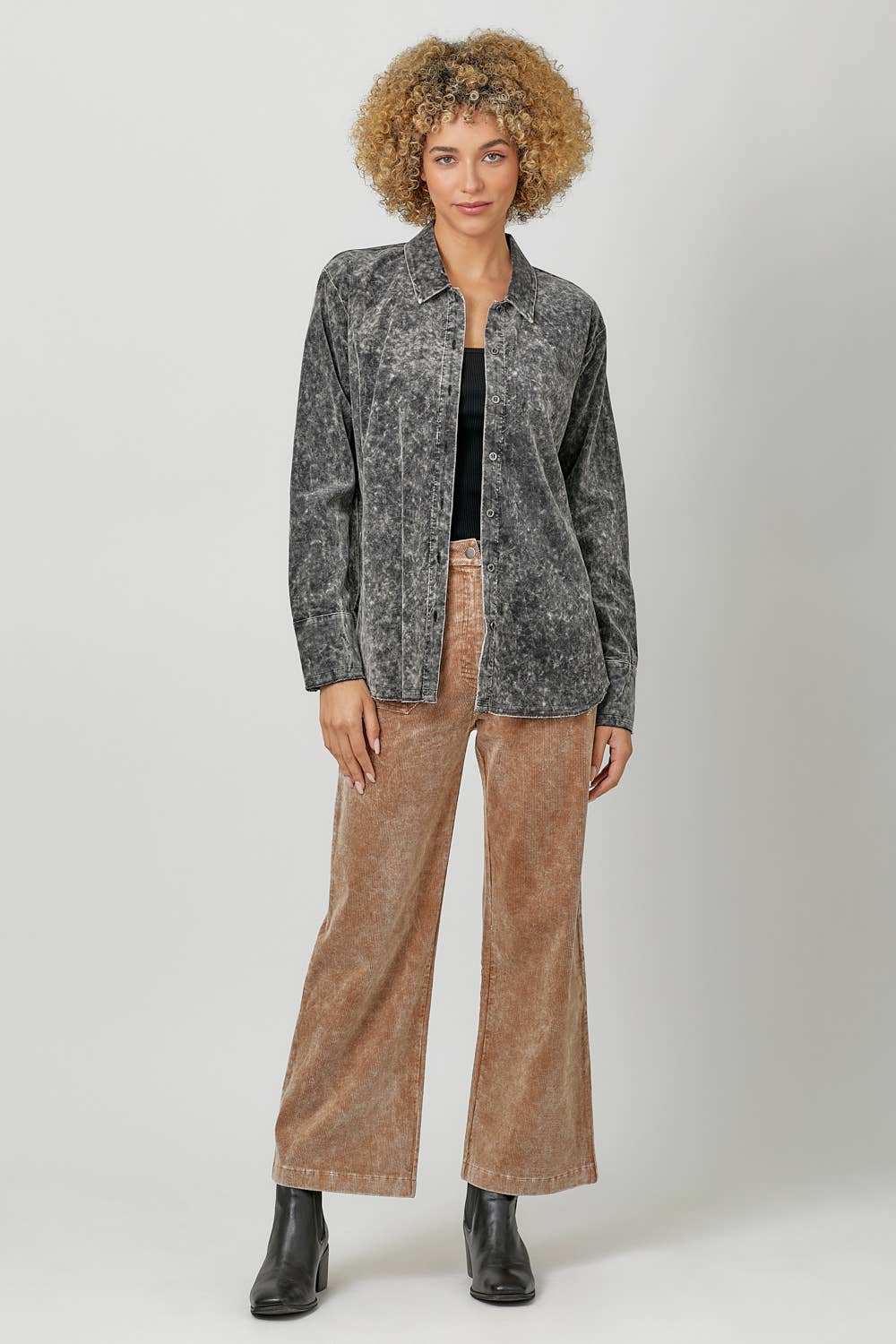 Mystree – Engroshandel Skjorte med buttondown – til kvinder – 60857 Vasket fløjlsskjorte16