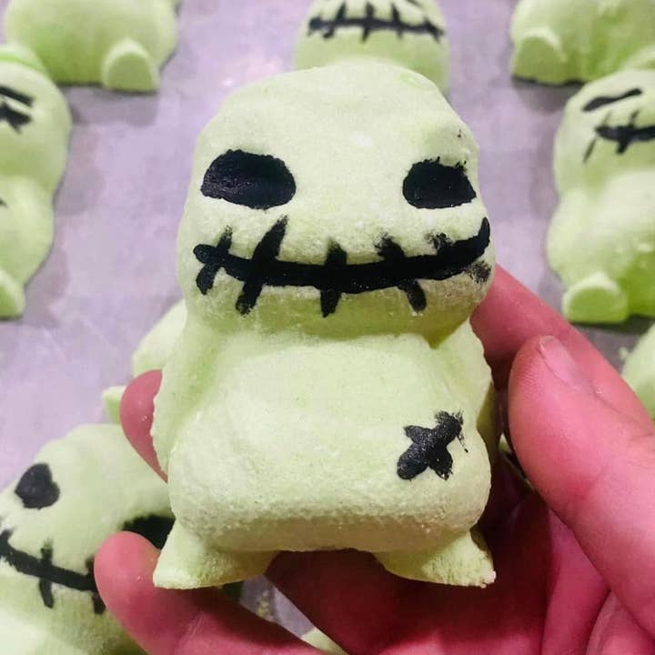 Kangaroo Ridge Farms - Wholesale Bath Bomb/Fizz - Green Halloween Monster Bathbomb 0