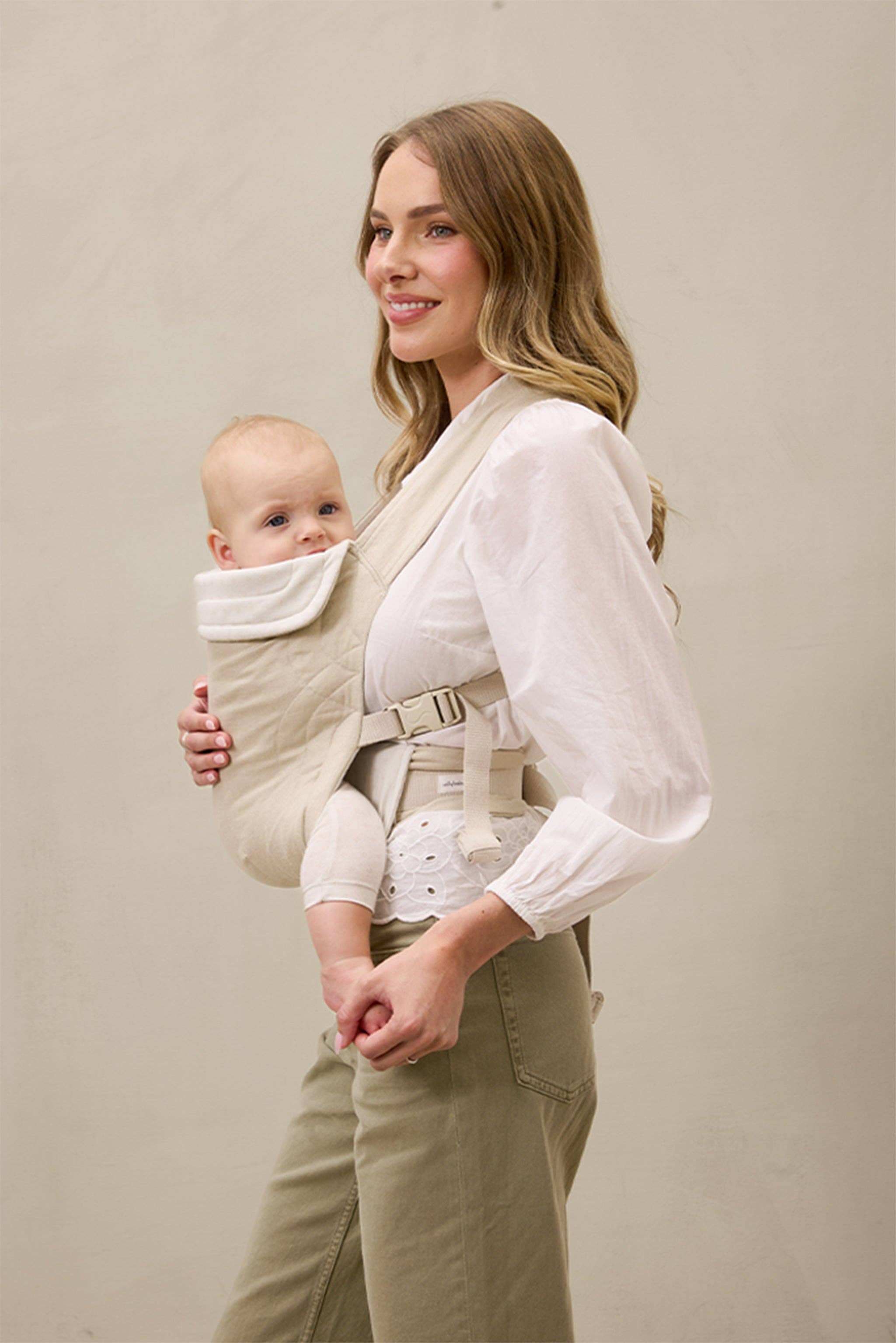 Solly Baby - Wholesale Baby Carrier - Oat Heritage Dot Buckle Carrier