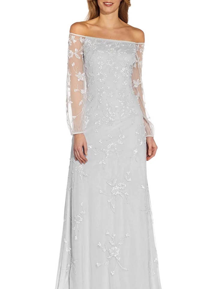 Adrianna Papell Off Shoulder Långärmad Klänning med Dragkedja i Ryggen och Långt Pärlbroderi för wholesale av Immediate Apparel