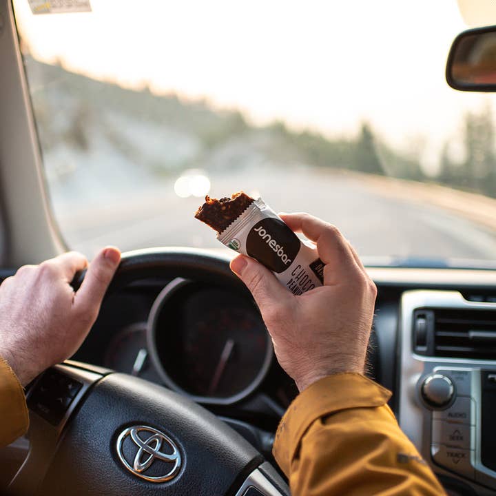 Jonesbar - Wholesale Snack Bar - JONESBAR Chocolate Peanut Butter Organic Fruit & Nut Bar4