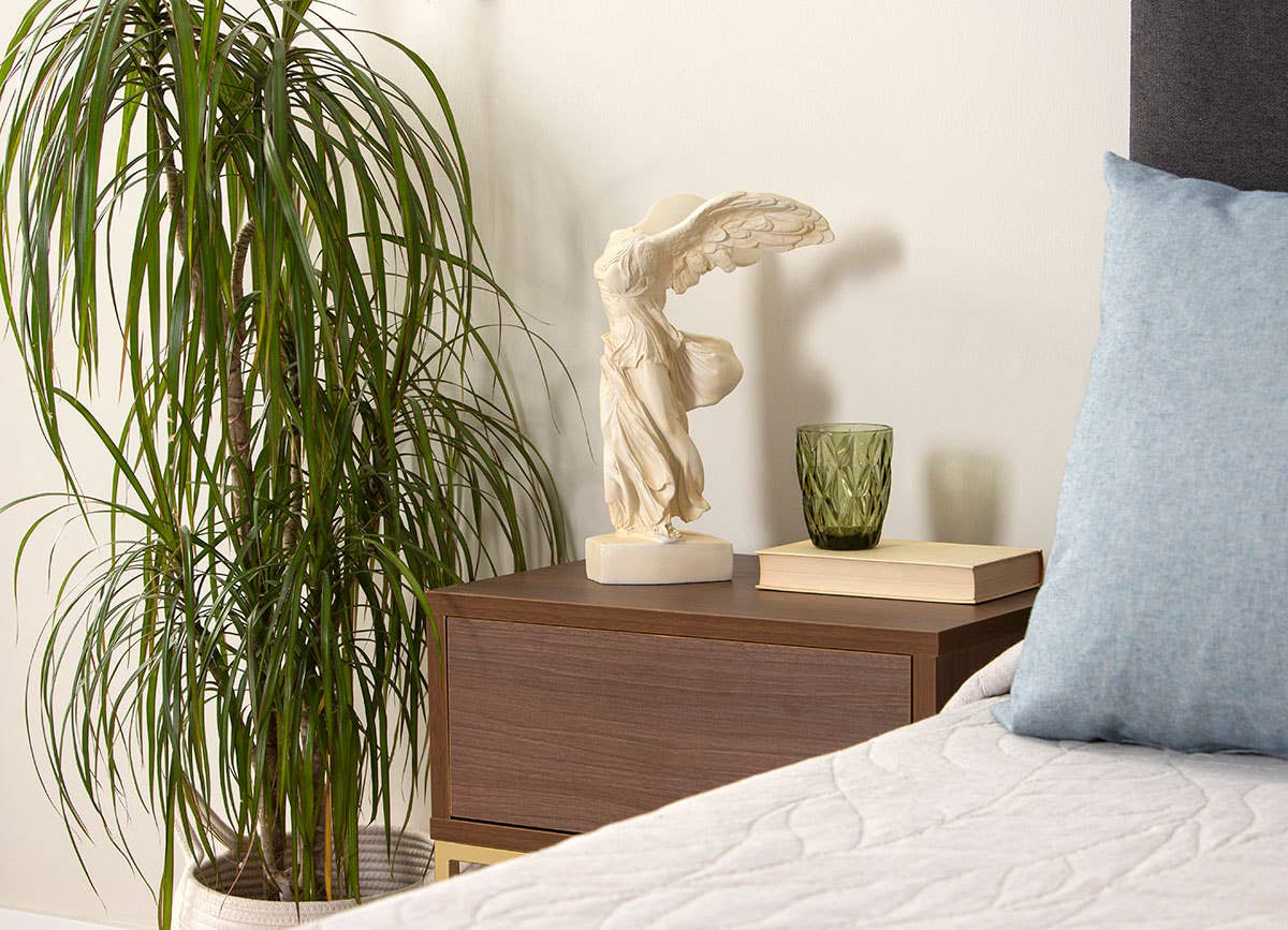 Gdeco - Wholesale Sculpture - Victoria Samothrace Resin Sculpture 33Cm1