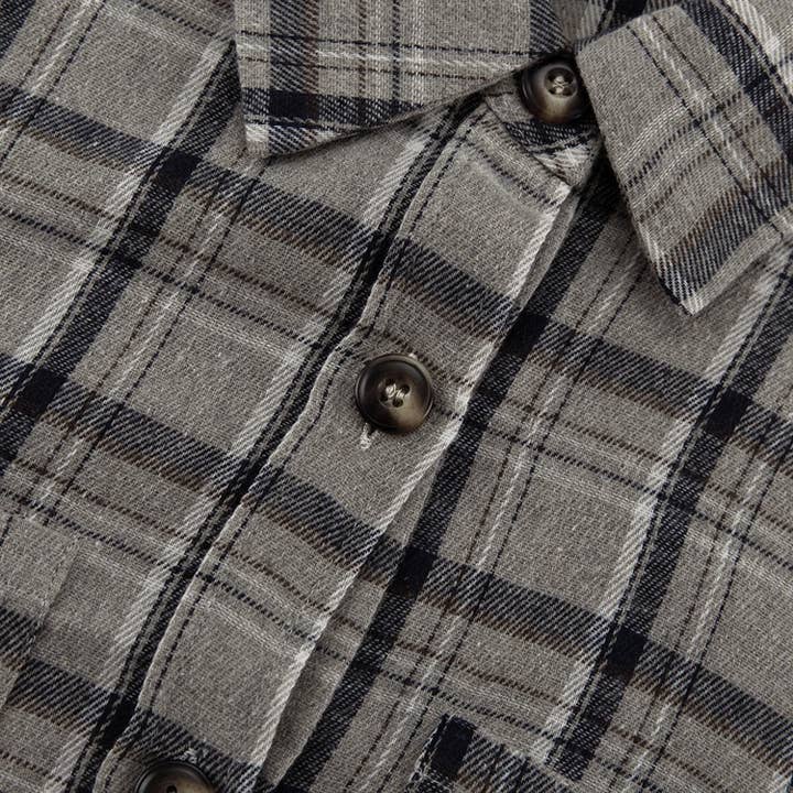 CAMMELLO Camicia classica a quadri con tasche sul petto in vendita all'ingrosso su Faire11