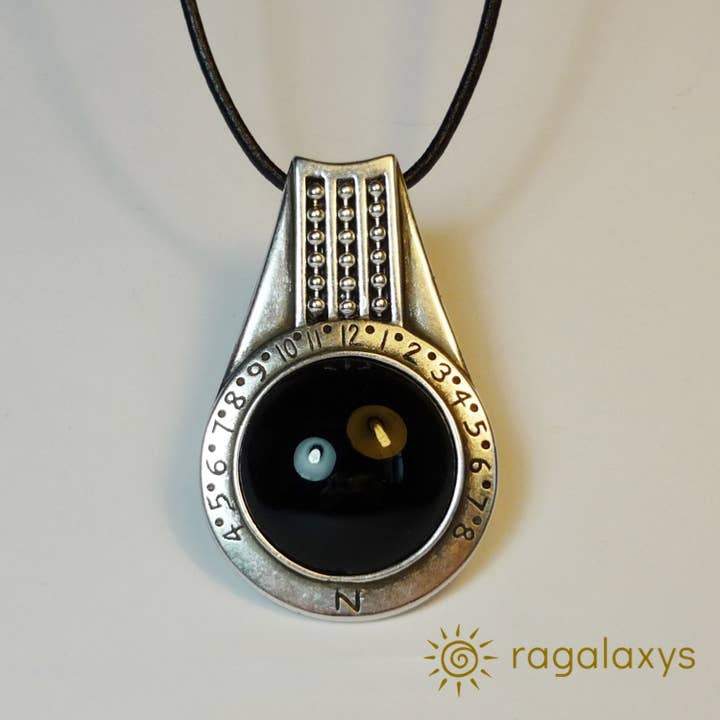 NUT Sun Watch Anhänger mit Lederband und Schmuckbox für den Großhandel von Ragalaxys